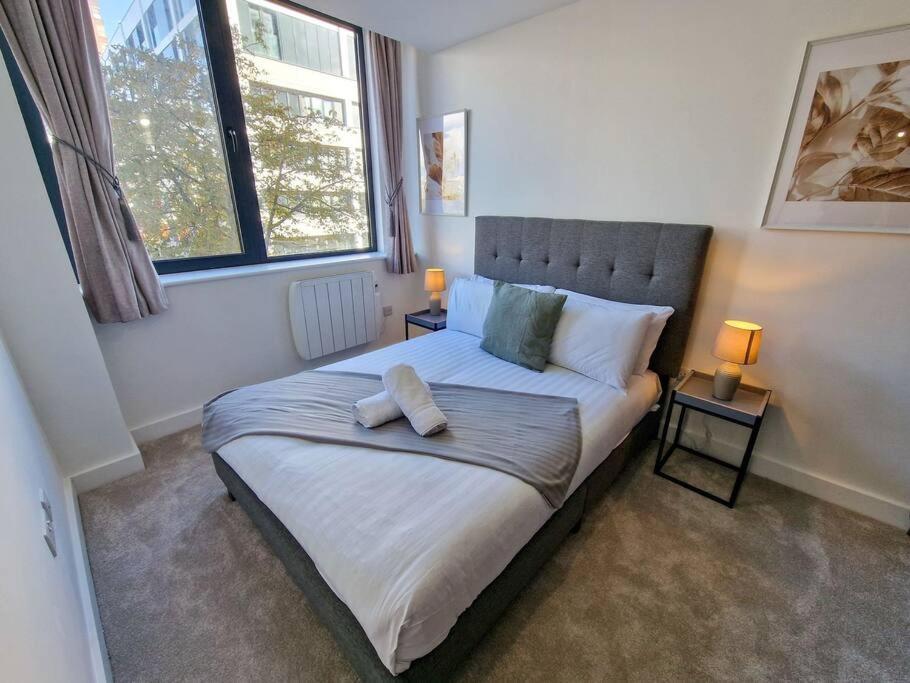Free Parking: Old Trafford Apartment Manchester Luaran gambar